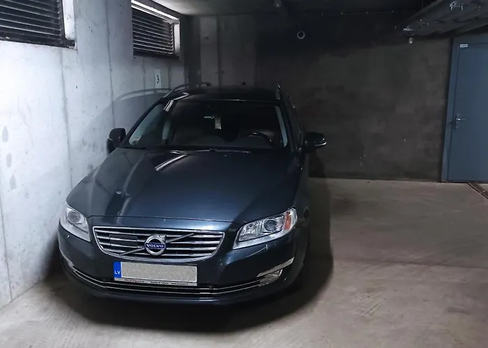 Quiet Dzelzavas Street