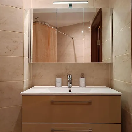 Quiet Dzelzavas Street Рига