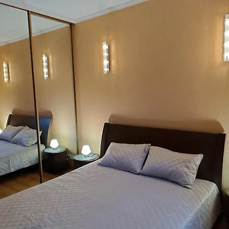 Quiet Dzelzavas Street Апартаменти *